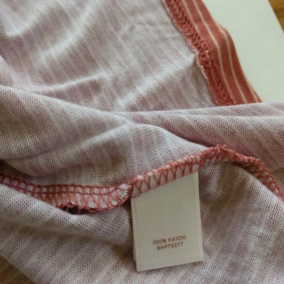 LC LAUREN CONRAD slit knot sleeve maternity tee - Picture 7 of 8